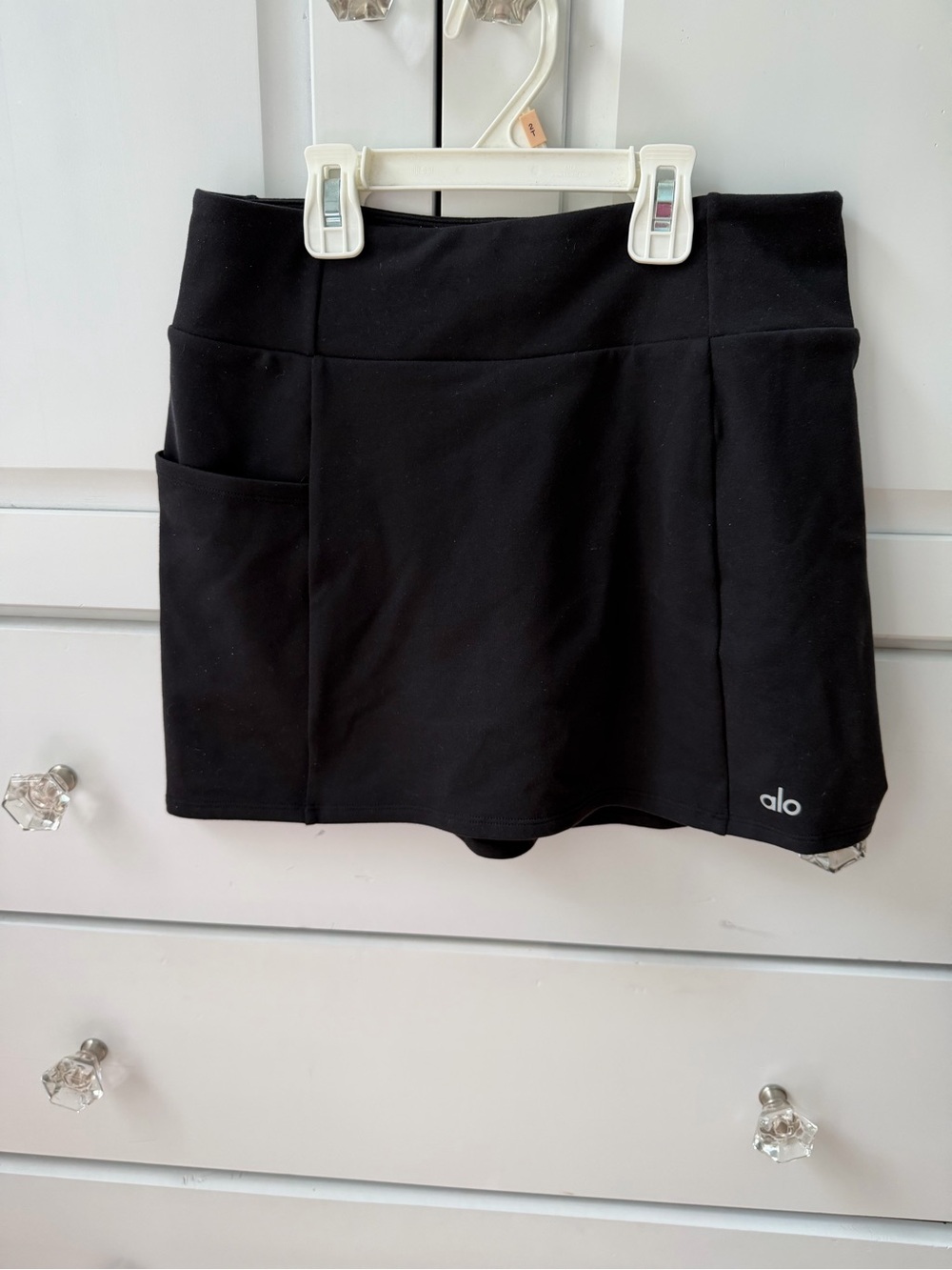 ALO Yoga Black Athletic Skirt / Skort with Side Pocket